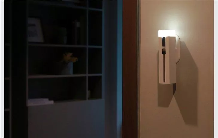Как зарядить смартфон, если дома отключили свет? Xiaomi NexTool Multifunctional Induction Flashlight
